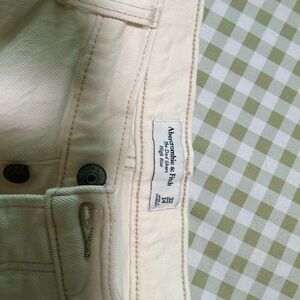 Abercrombie & Fitch Off-White High-Rise Jeans